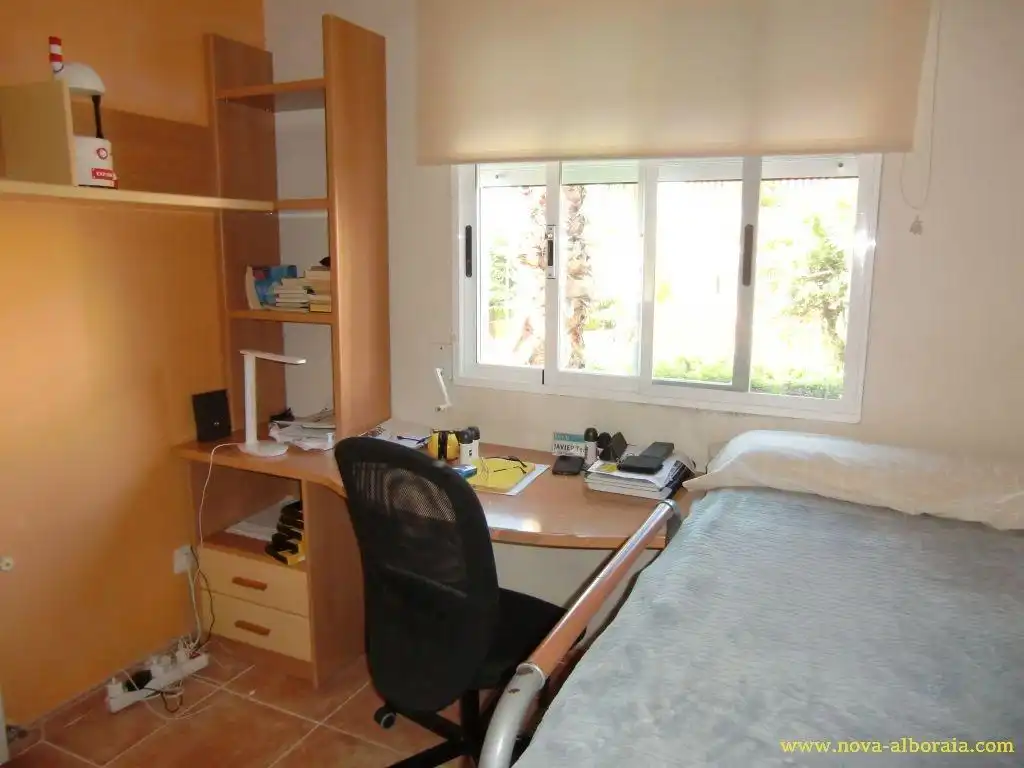 Habitación de Casa adosada en venta en Bétera con Aire acondicionado, Calefacción y Jardín privado