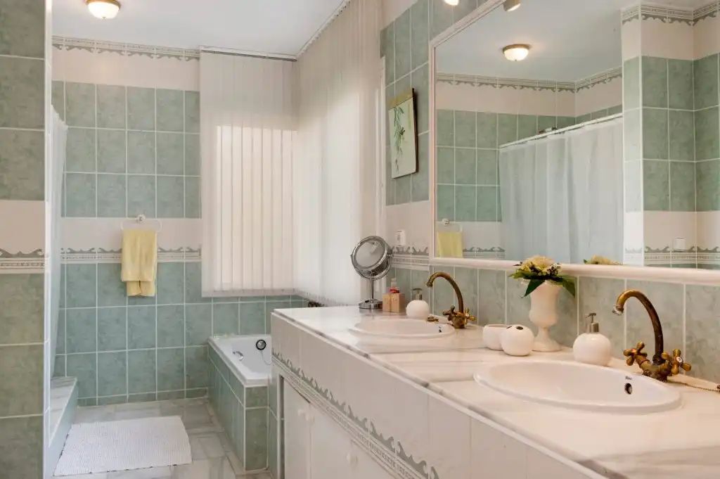 Chalet con piscina en venta en Elviria - Cabopino, imagen 7