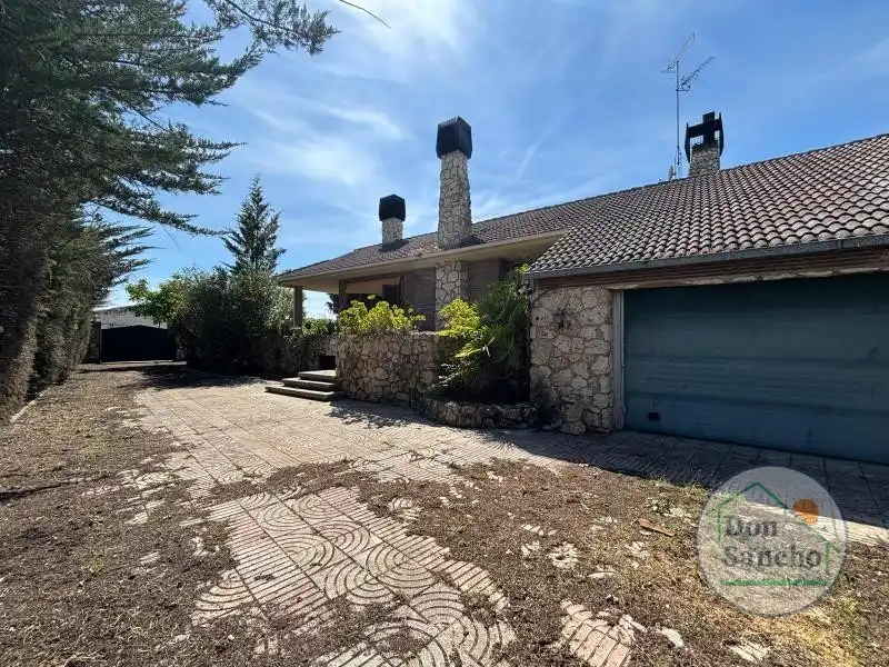 Vista exterior de Casa o chalet en venta en Simancas con Trastero y Piscina