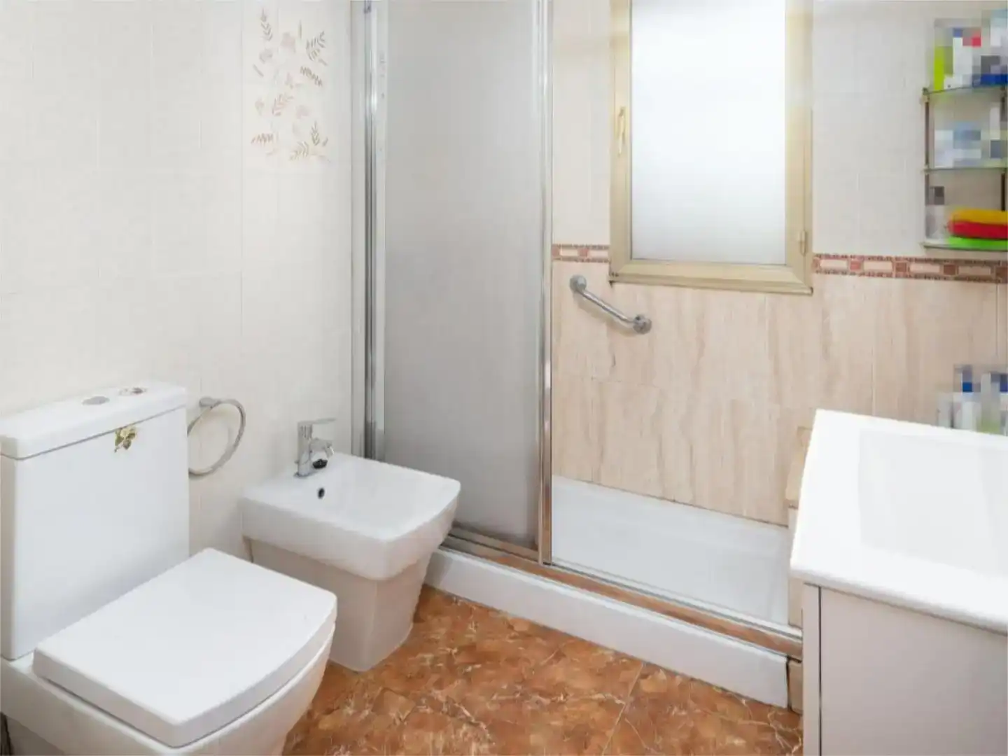Baño de Piso de alquiler en Gijón  con Parquet y Amueblado