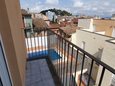 Adossat amb balcó en venda a Carrer de la Serra