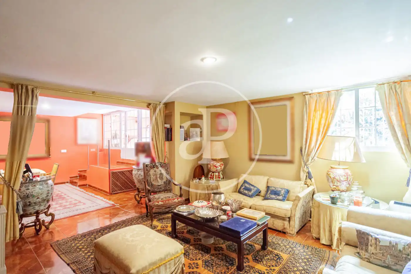 Sala d'estar de Casa adosada en venda en Madrid amb Aire condicionat, Calefacció i Jardí privat
