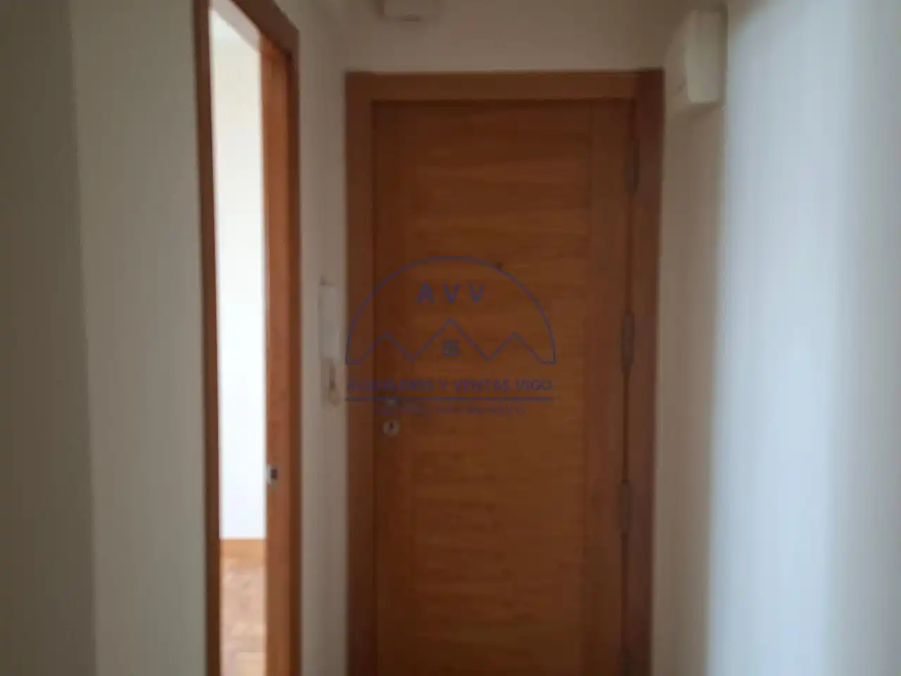 Flat for rent in Vigo   with Parquet flooring