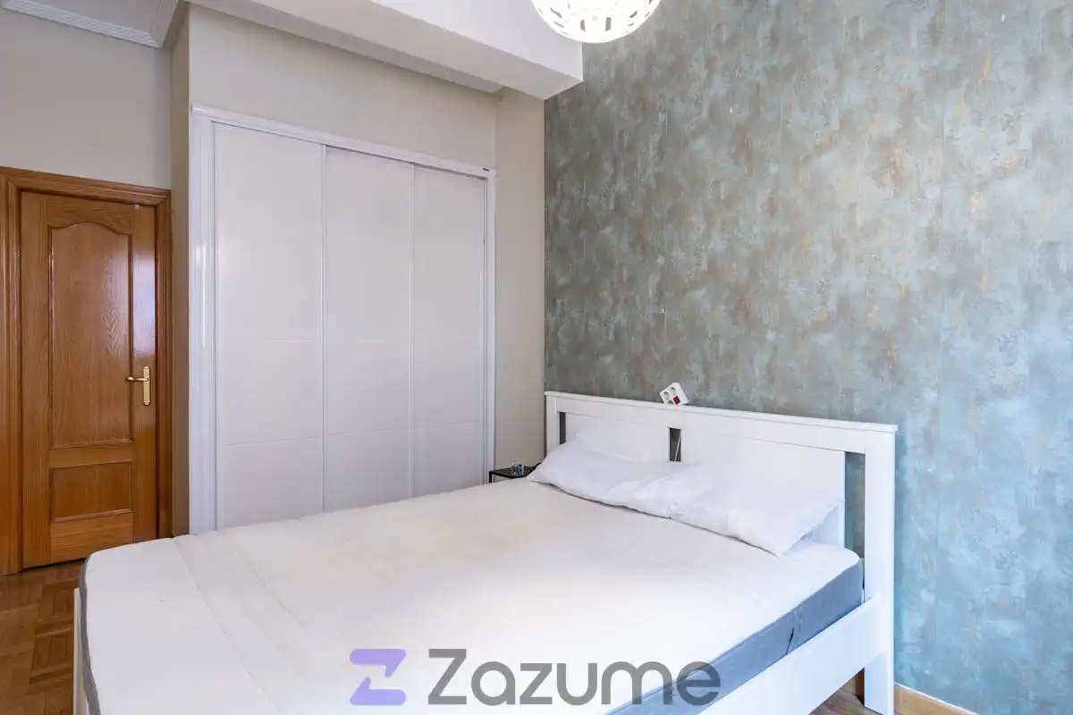 Flat for rent in C. de Hernani, Cuatro Caminos - Azca