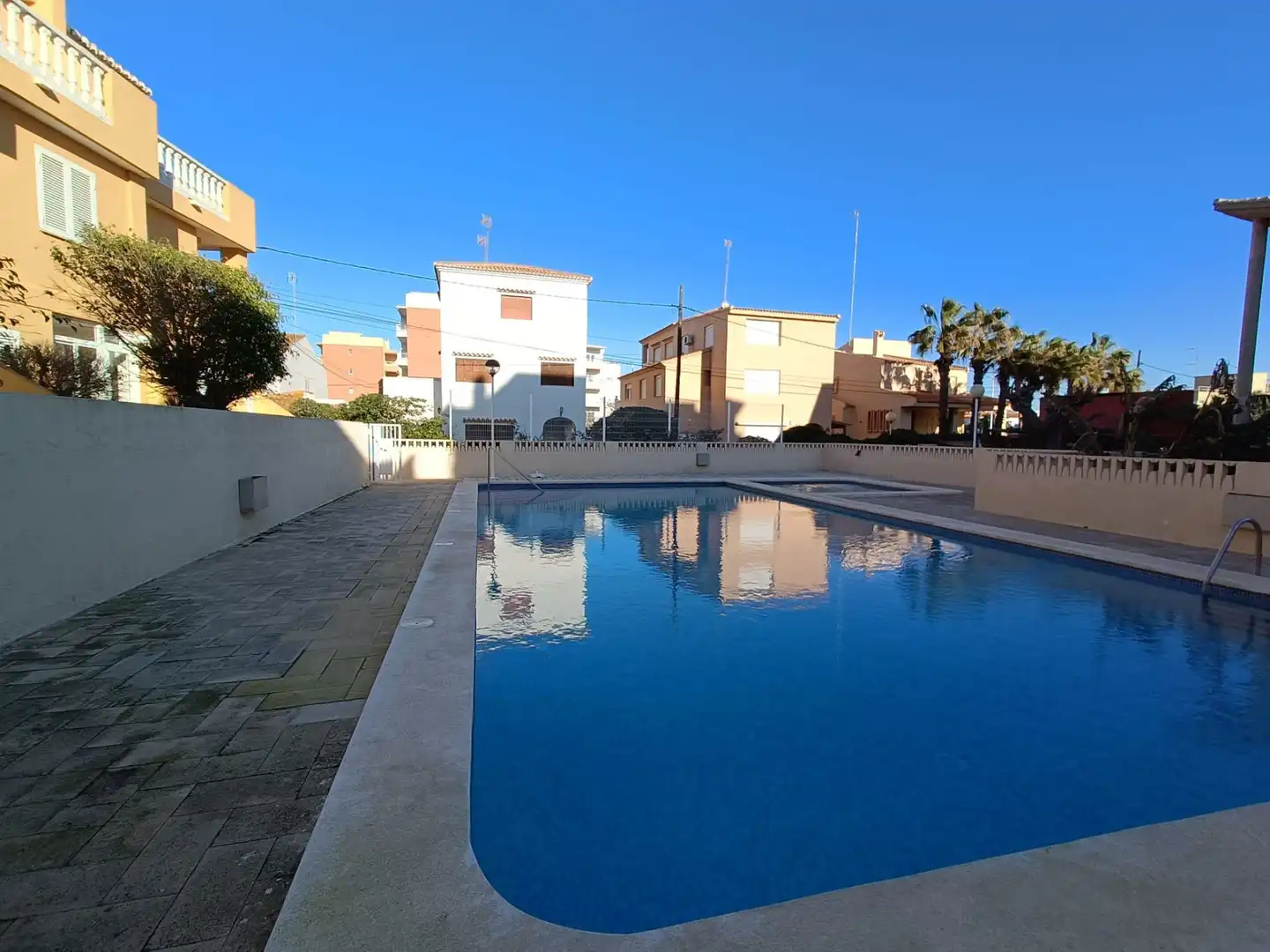 Piscina de Piso de alquiler en Sueca con Amueblado y Piscina comunitaria