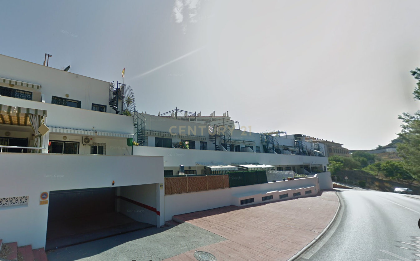 Vista exterior de Garatge en venda en Benalmádena