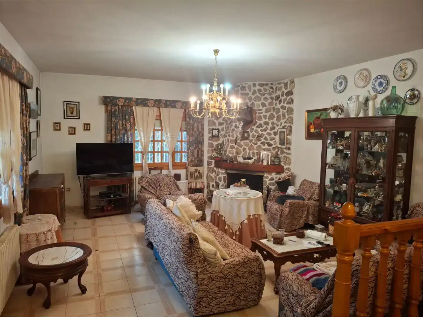 Sala d'estar de Casa o xalet en venda en Palazuelos de Eresma amb Aire condicionat, Piscina i Balcó