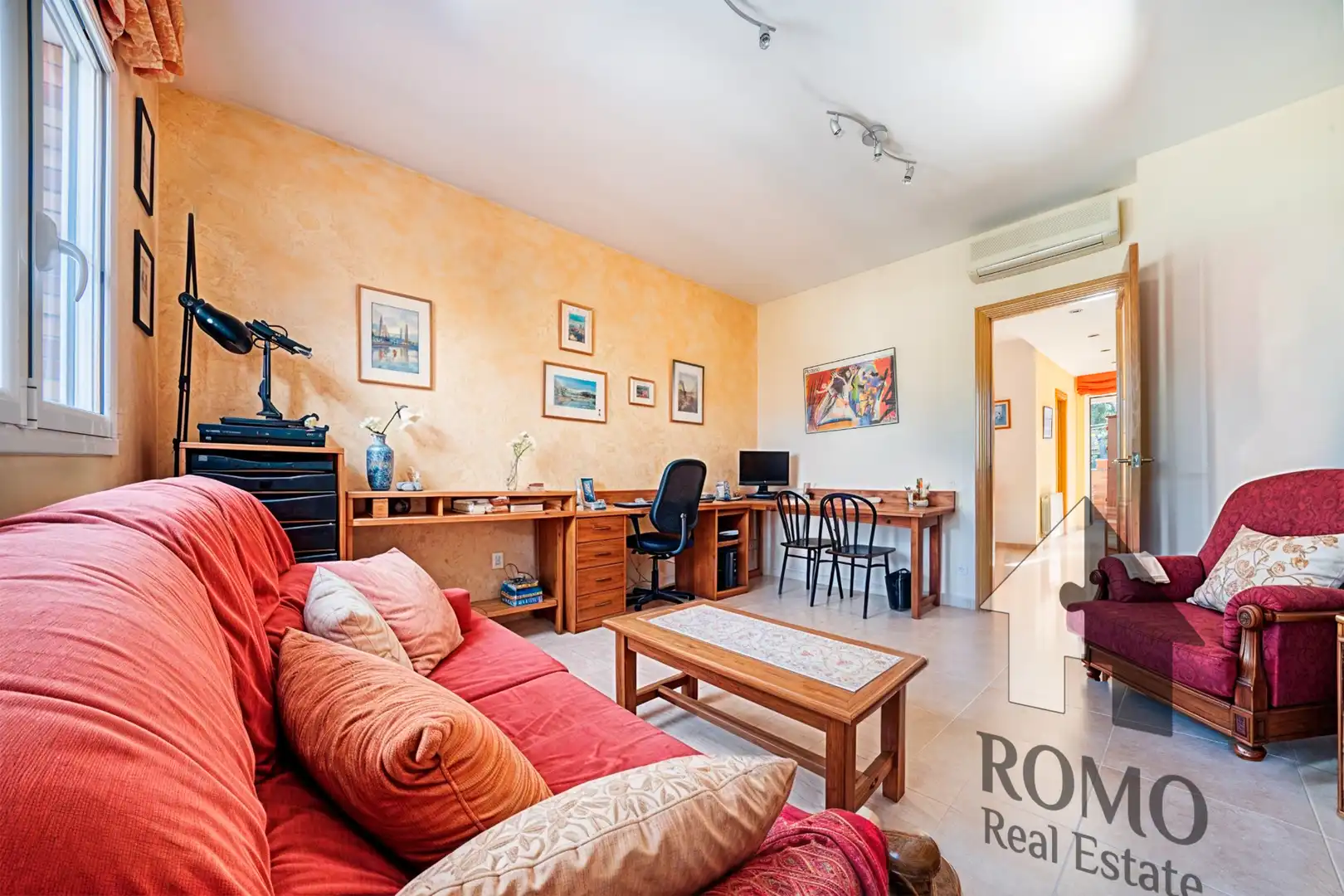 Sala de estar de Casa o chalet en venta en Santa Perpètua de Mogoda con Aire acondicionado, Calefacción y Terraza