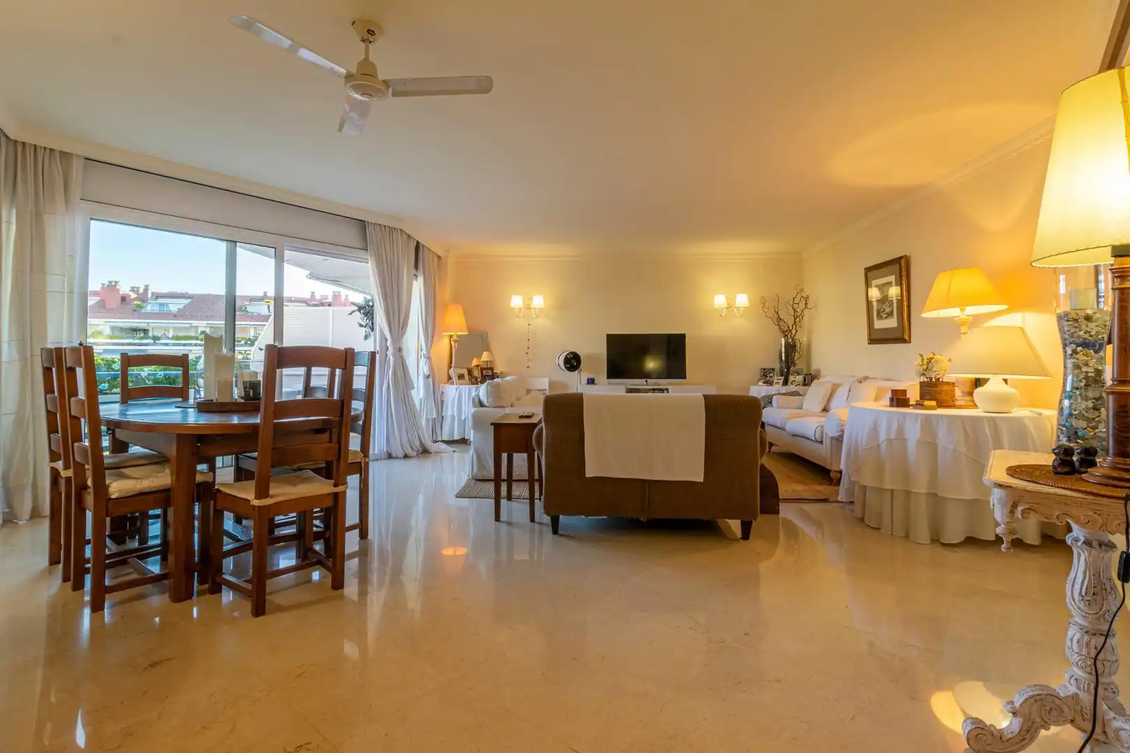 Sala d'estar de Pis en venda en Sitges amb Aire condicionat, Calefacció i Jardí privat