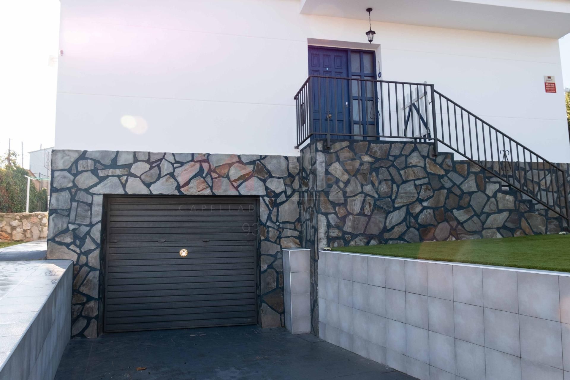 Vista exterior de Casa o chalet en venta en La Torre de Claramunt