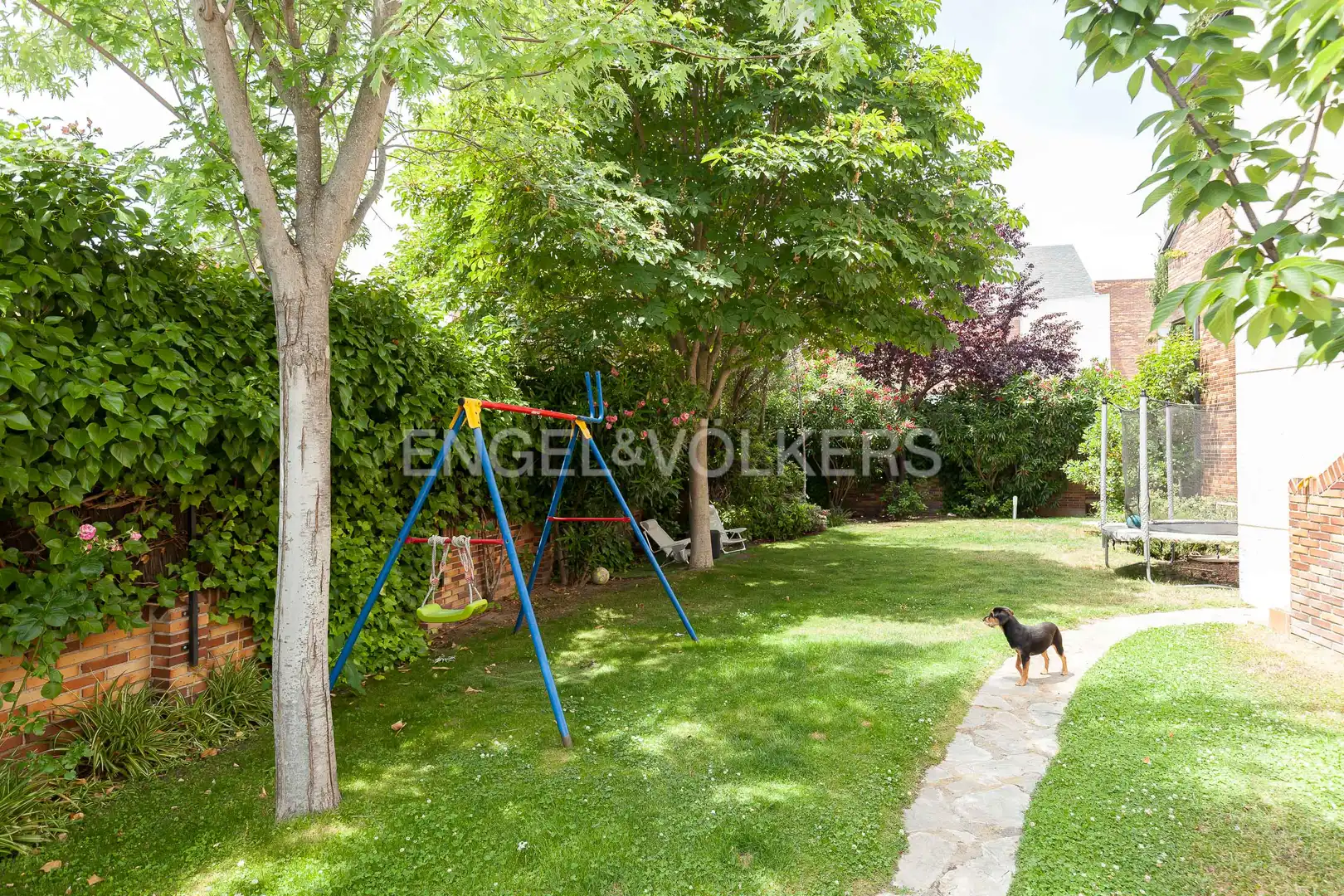 Jardí de Casa adosada de lloguer en Majadahonda amb Aire condicionat, Calefacció i Jardí privat