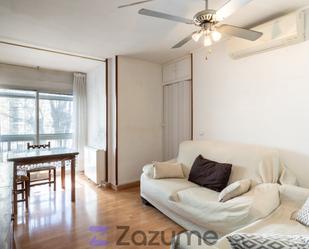 Living room of Flat to rent in Alcalá de Henares  with Air Conditioner, Heating and Parquet flooring