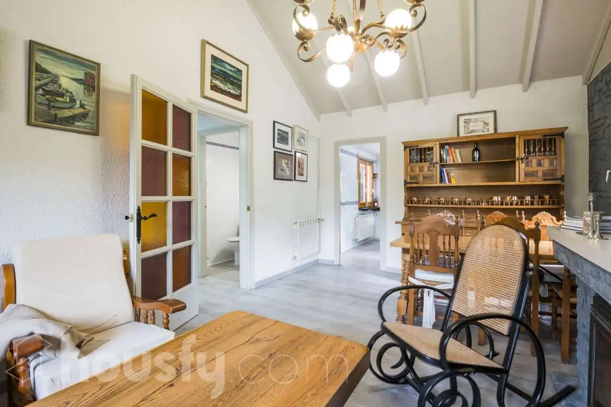 Sala d'estar de Casa o xalet en venda en Mediona amb Aire condicionat, Calefacció i Jardí privat