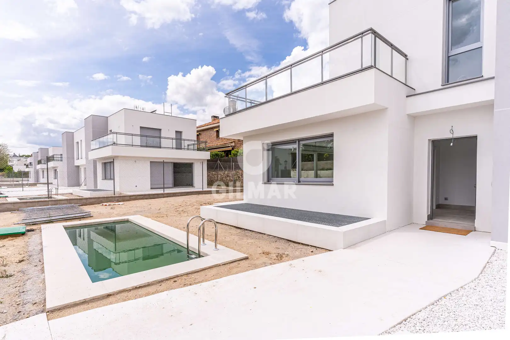 Vista exterior de Casa adosada en venta en Torrelodones con Calefacción, Jardín privado y Piscina