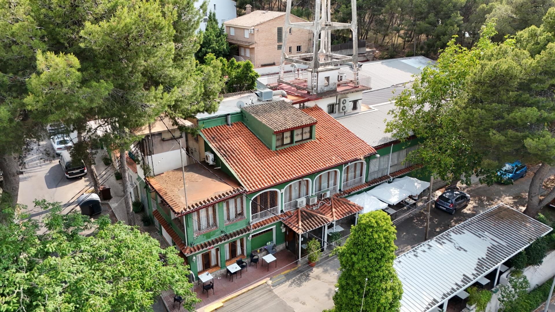 Vista exterior de Local en venda en Paterna amb Aire condicionat i Moblat
