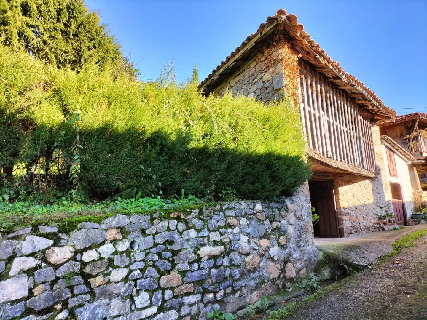 Houses for sale in Parres