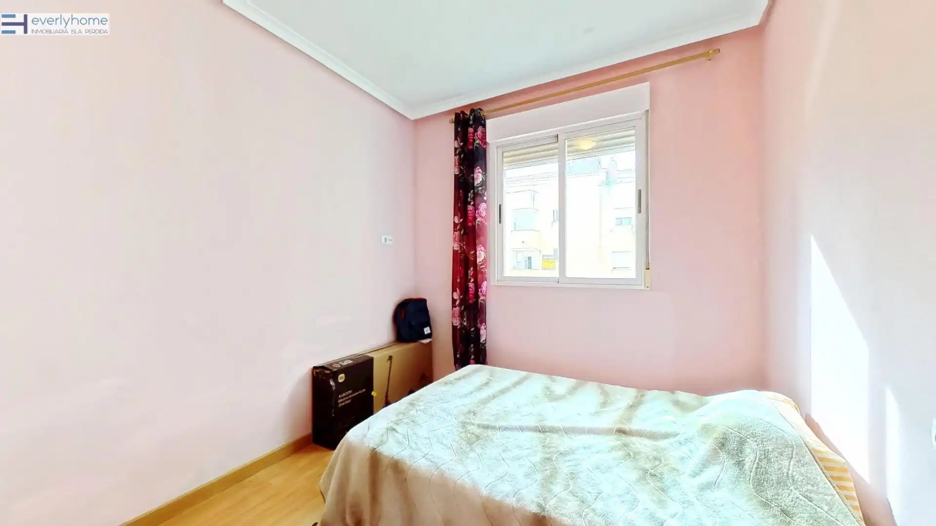 Habitación de Piso en venta en Castellón de la Plana / Castelló de la Plana con Parquet y Trastero
