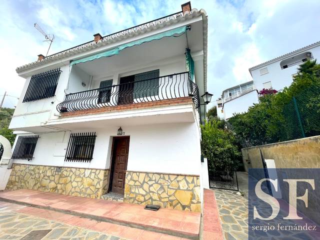 Casa adosada en Venta en Cómpeta