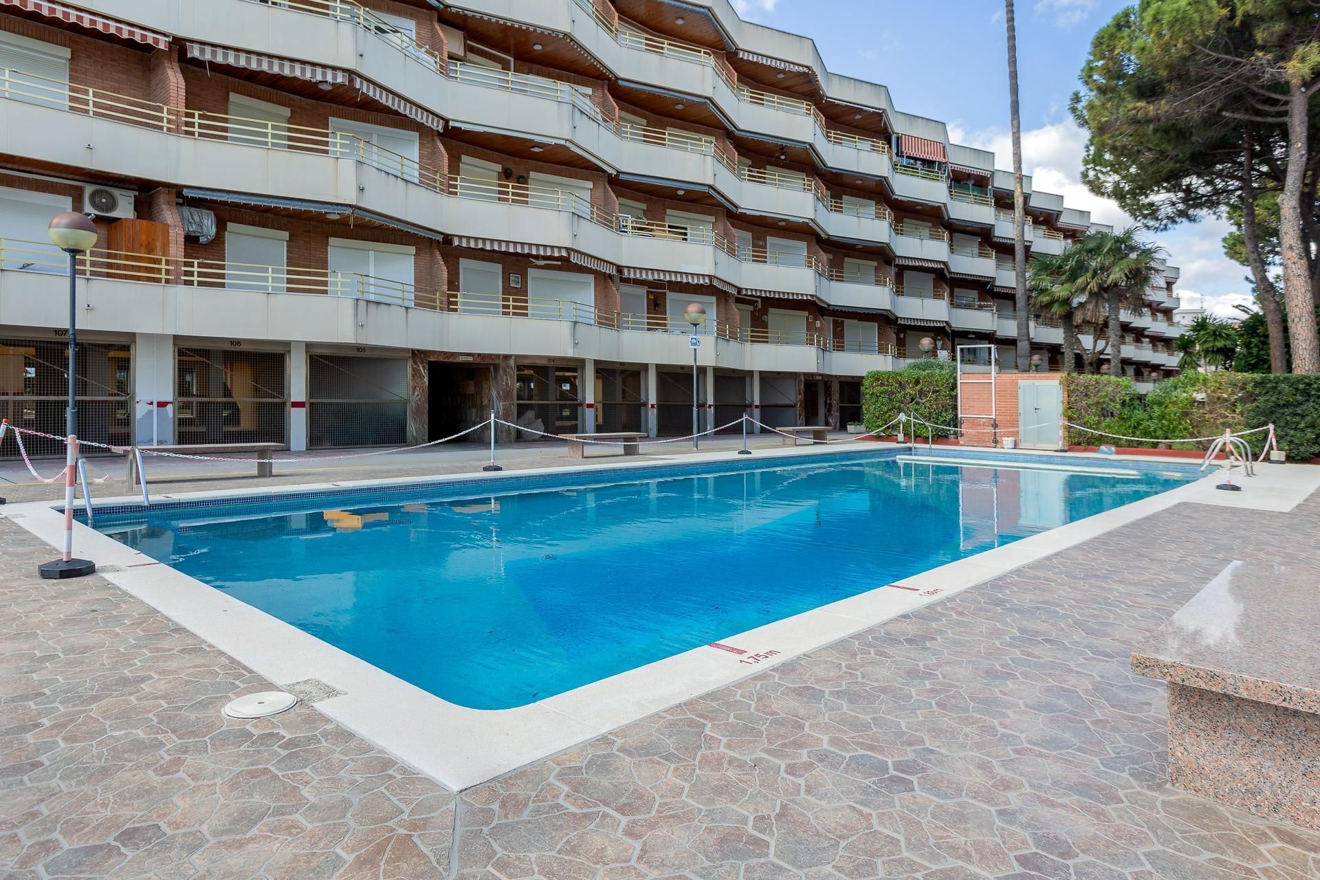 Swimming pool of Flat for sale in Cambrils  with Private garden, Terrace and Balcony
