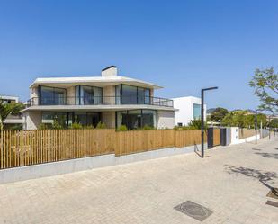 Exterior view of Apartment to share in Sitges  with Air Conditioner and Terrace