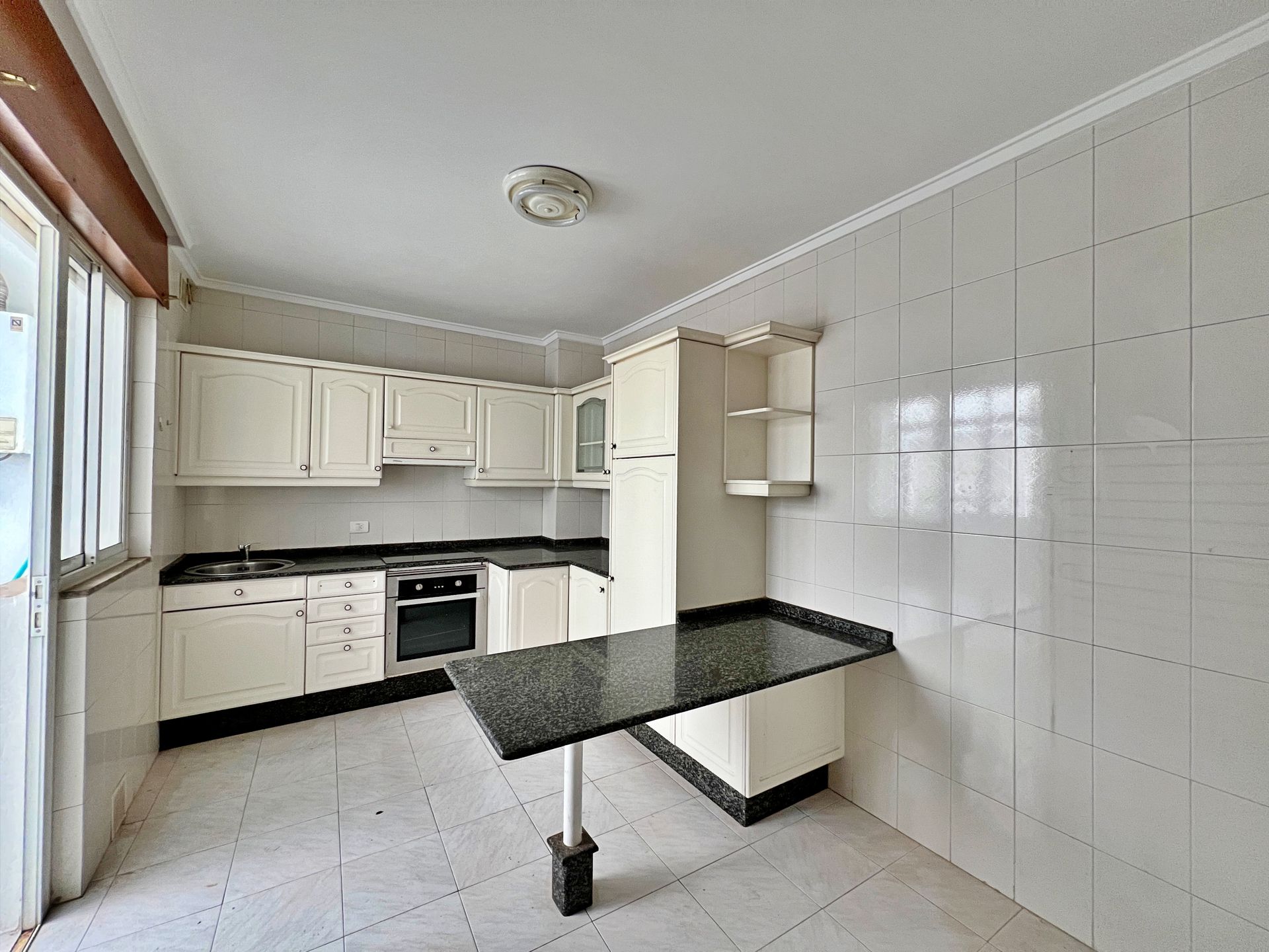 Cocina de Piso en venta en Lugo Capital con Calefacción, Trastero y Horno