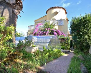 Jardí de Casa o xalet en venda en Empuriabrava amb Aire condicionat i Piscina