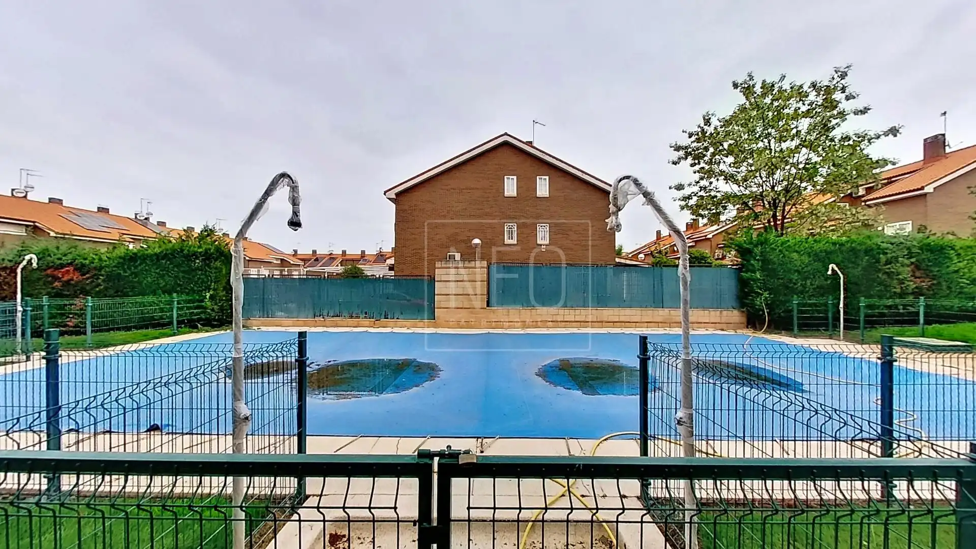 Piscina de Piso de alquiler en Fuenlabrada con Aire acondicionado, Calefacción y Jardín privado