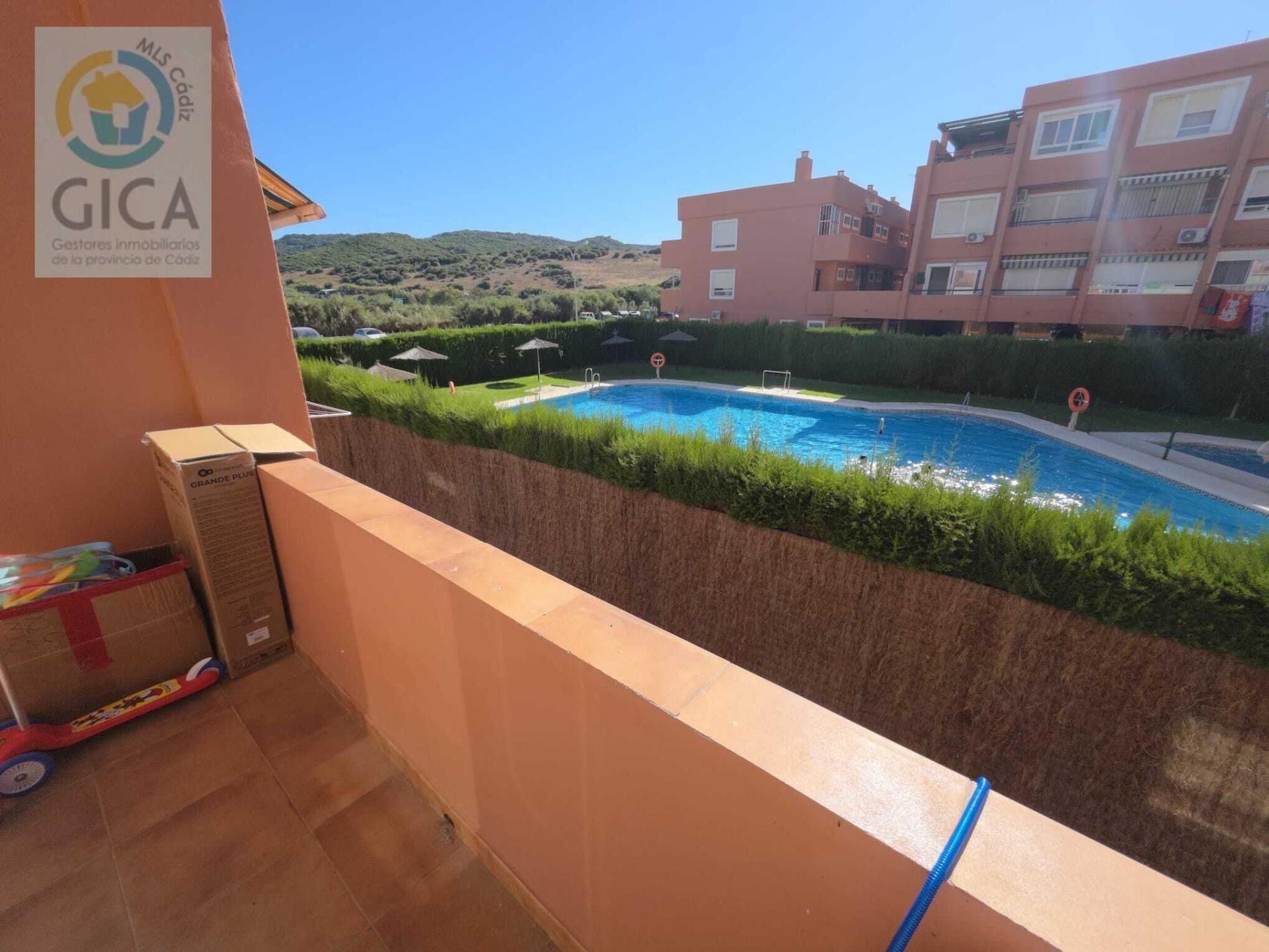 Jardí de Apartament en venda en Algeciras amb Terrassa i Piscina comunitària