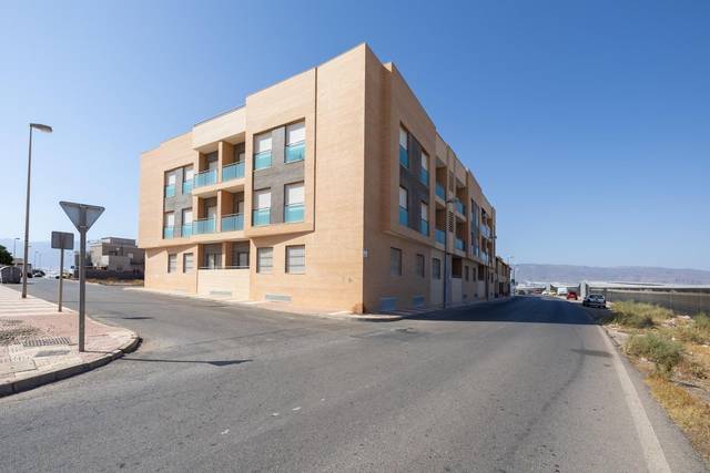 Piso en Alquiler en  DEPOSITOS (R) en Carretera Mojonera – Cortijos de Marín