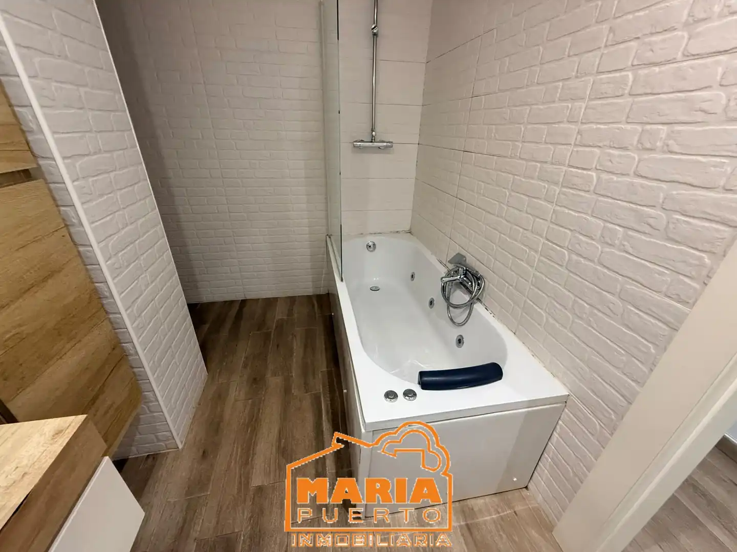 Baño de Piso en venta en Puerto de la Torre - Atabal