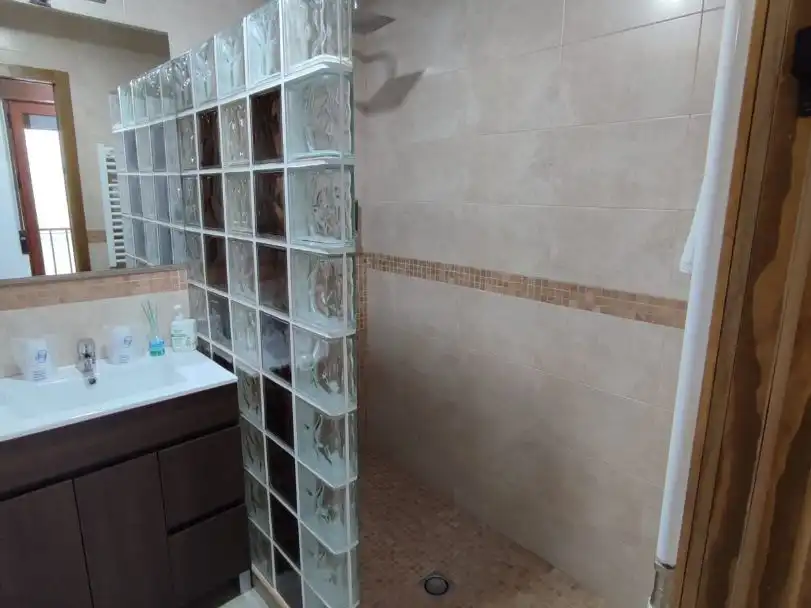 Bathroom of Houses for sale in Cazorla  with Air Conditioner, Terrace and Balcony