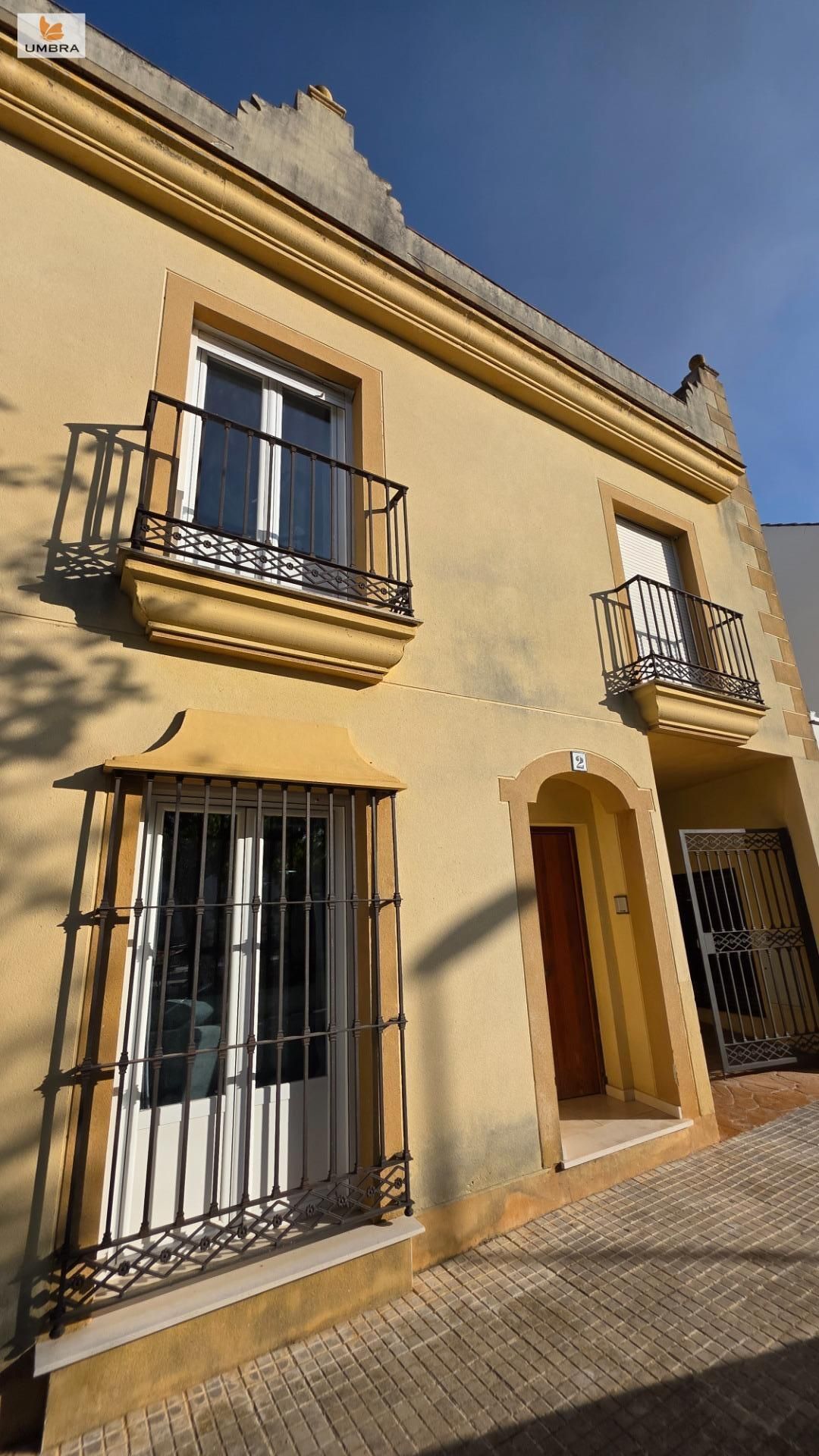 Vista exterior de Casa adosada en venta en Jerez de la Frontera con Aire acondicionado, Terraza y Balcón