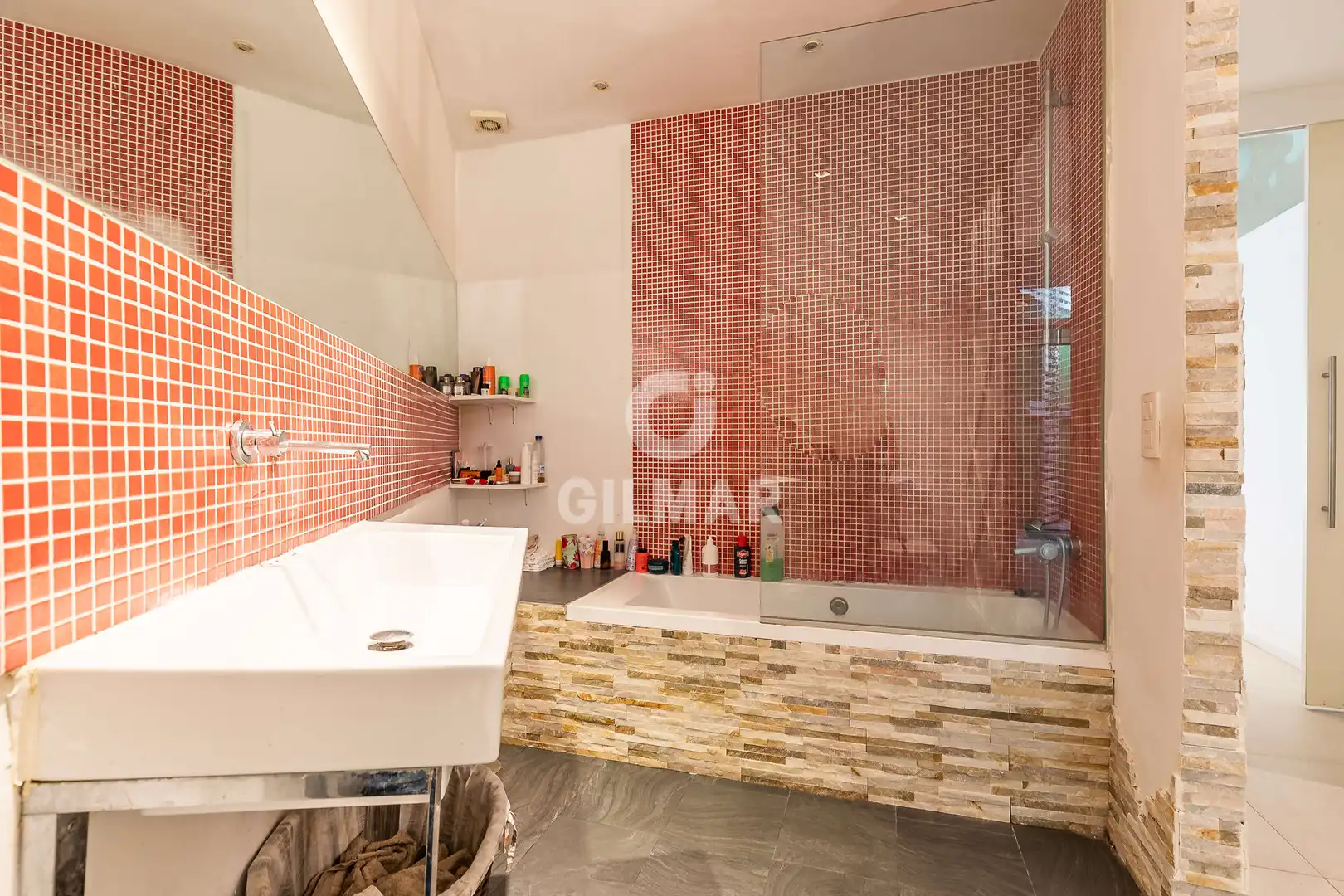 Baño de Piso en venta en Madrid con Calefacción y Balcón