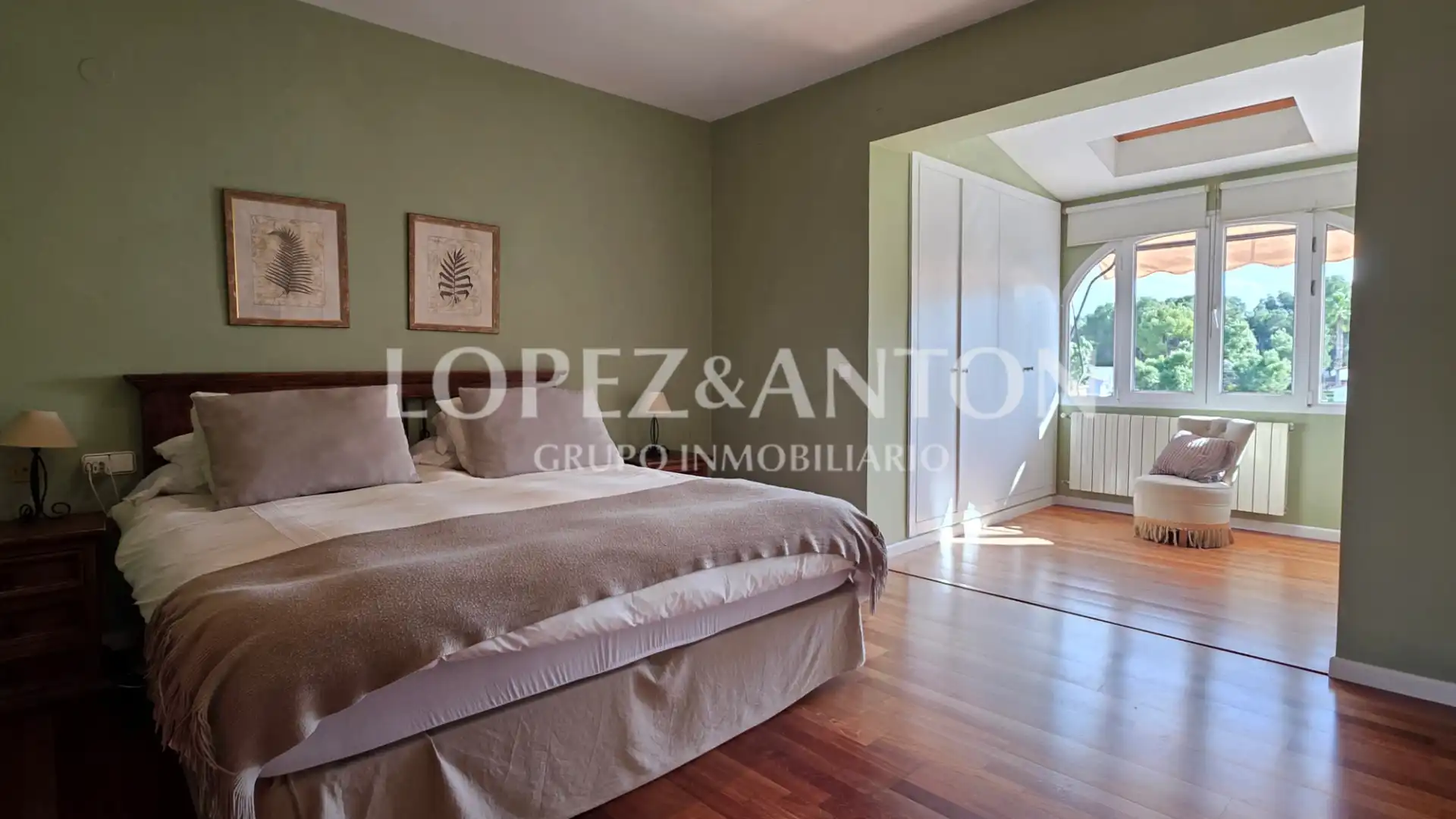 Habitación de Casa o chalet en venta en L'Eliana con Calefacción, Jardín privado y Parquet