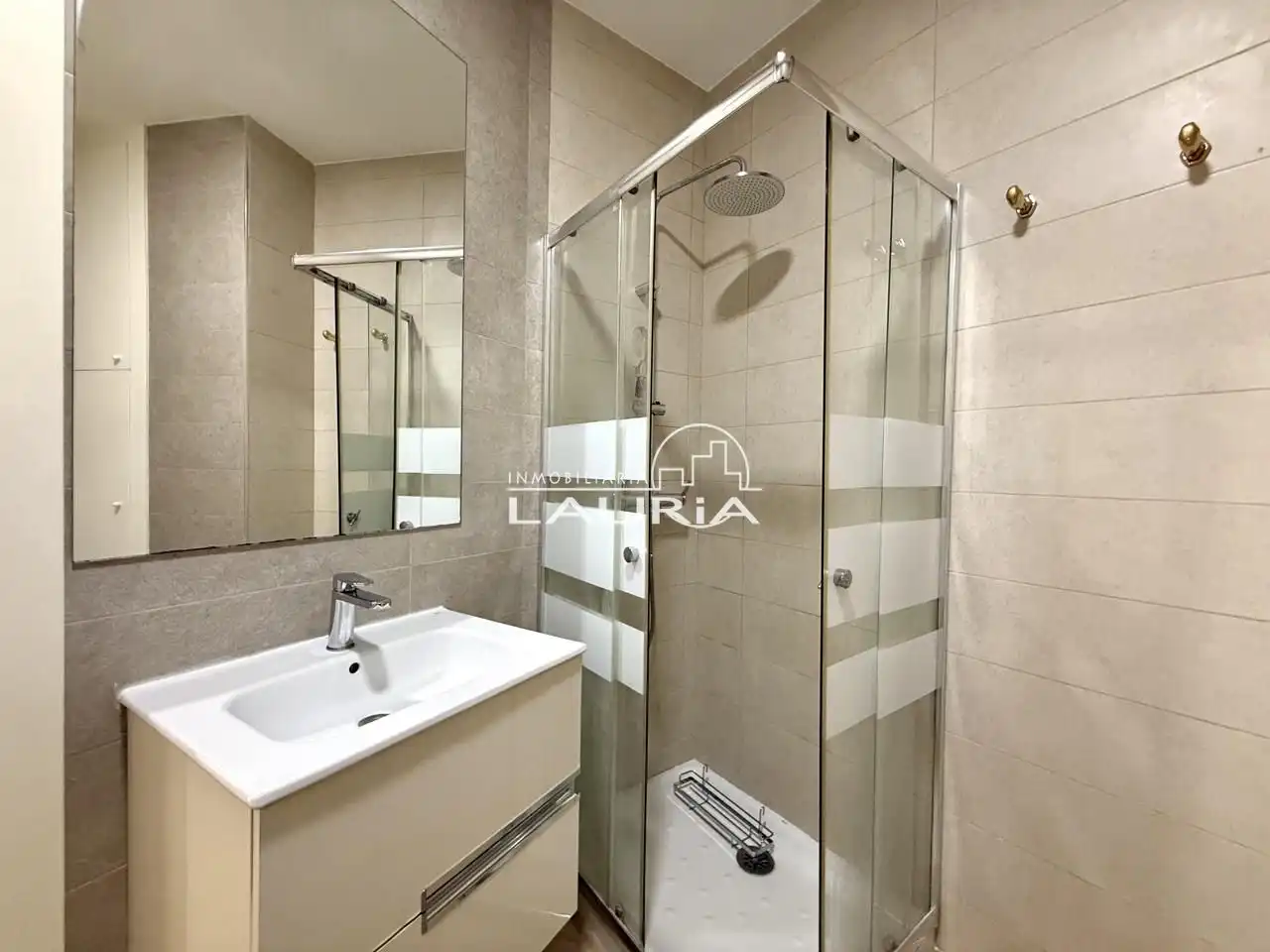 Bathroom of Flat for rent in Valencia  with Air Conditioner, Heating and Storage room