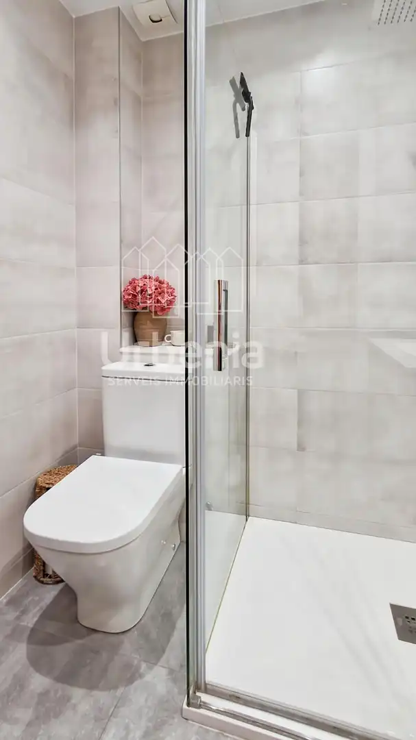 Baño de Piso en venta en Mataró con Aire acondicionado, Calefacción y Terraza