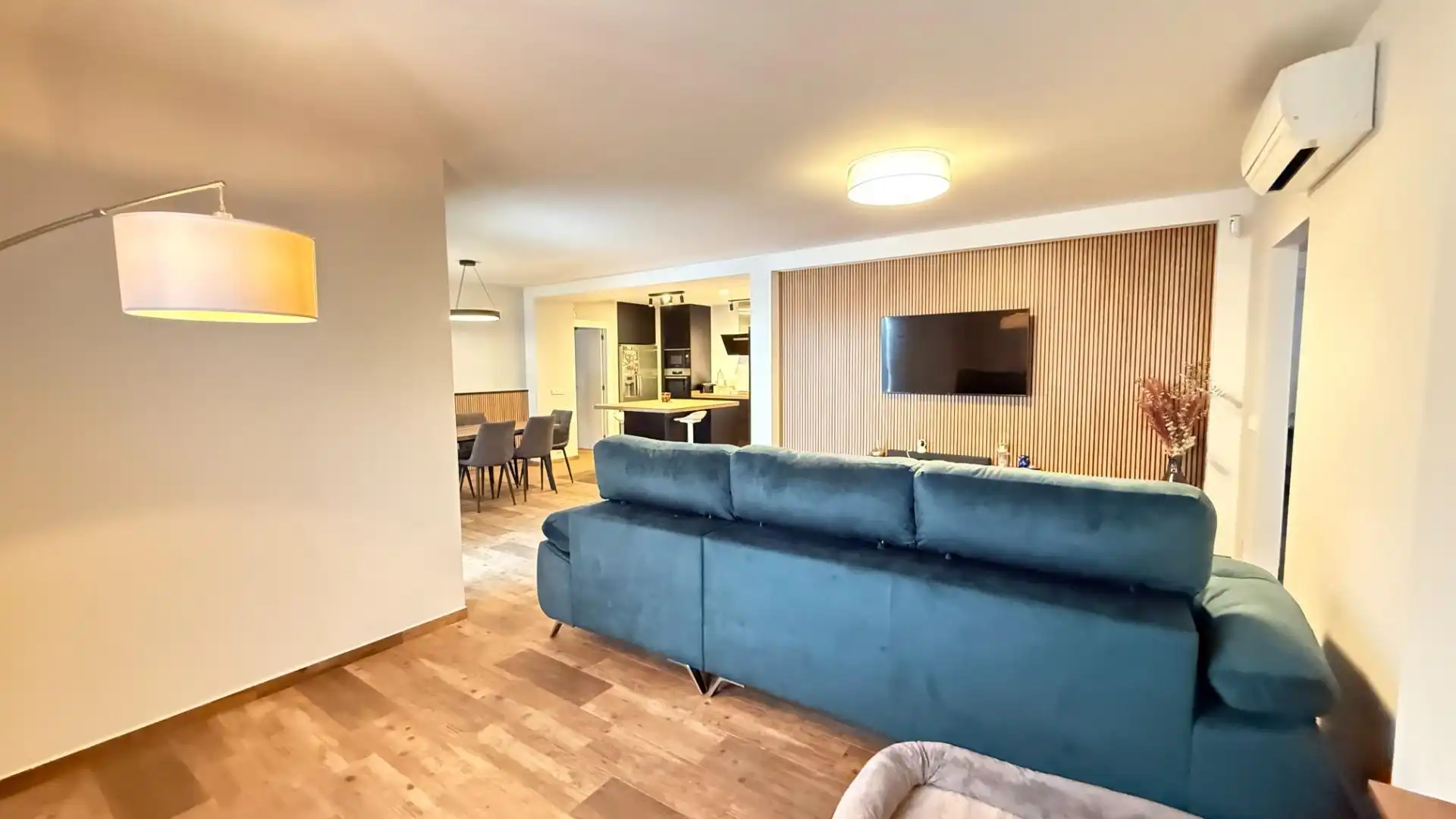 Villa mit Pool zum Verkauf in Avenida Laguna Azul, imagen 16