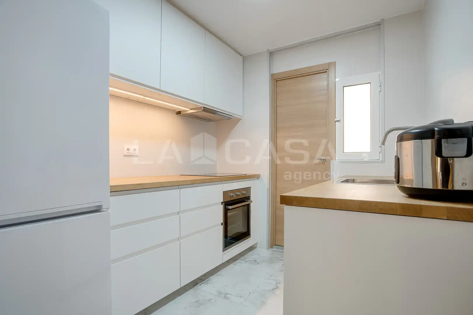 Cocina de Piso en venta en Barcelona con Calefacción y Balcón