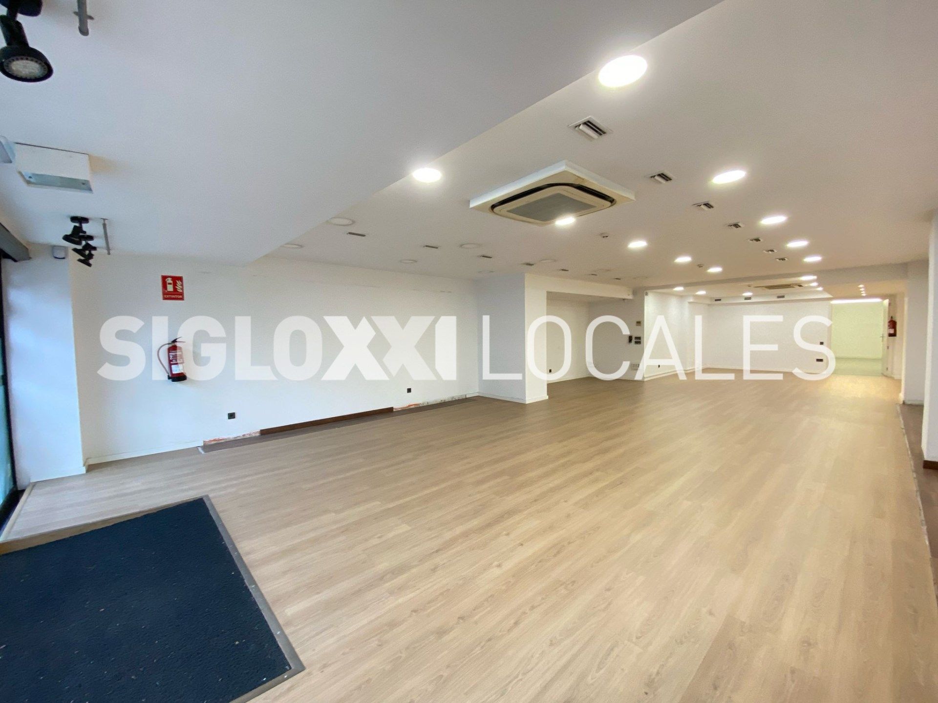 Premises to rent in  Barcelona Capital  with Air Conditioner