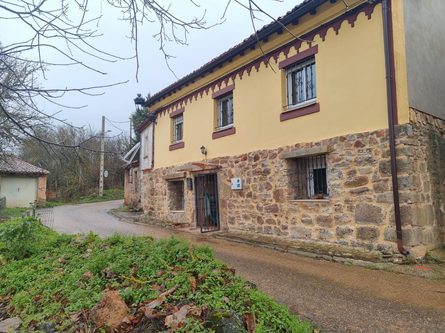 Außenansicht von Country house zum verkauf in Arlanzón mit Abstellraum
