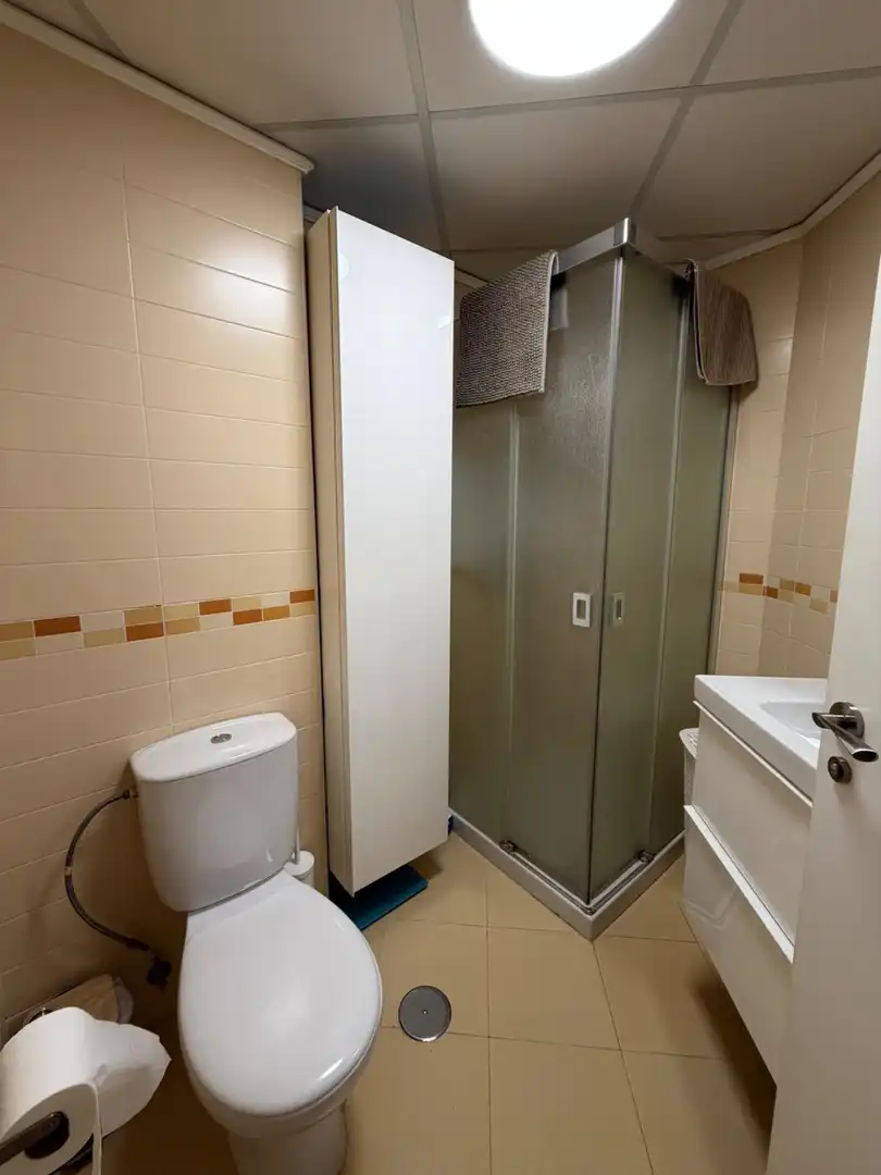 Badezimmer von Wohnung zur Miete in La Zubia
