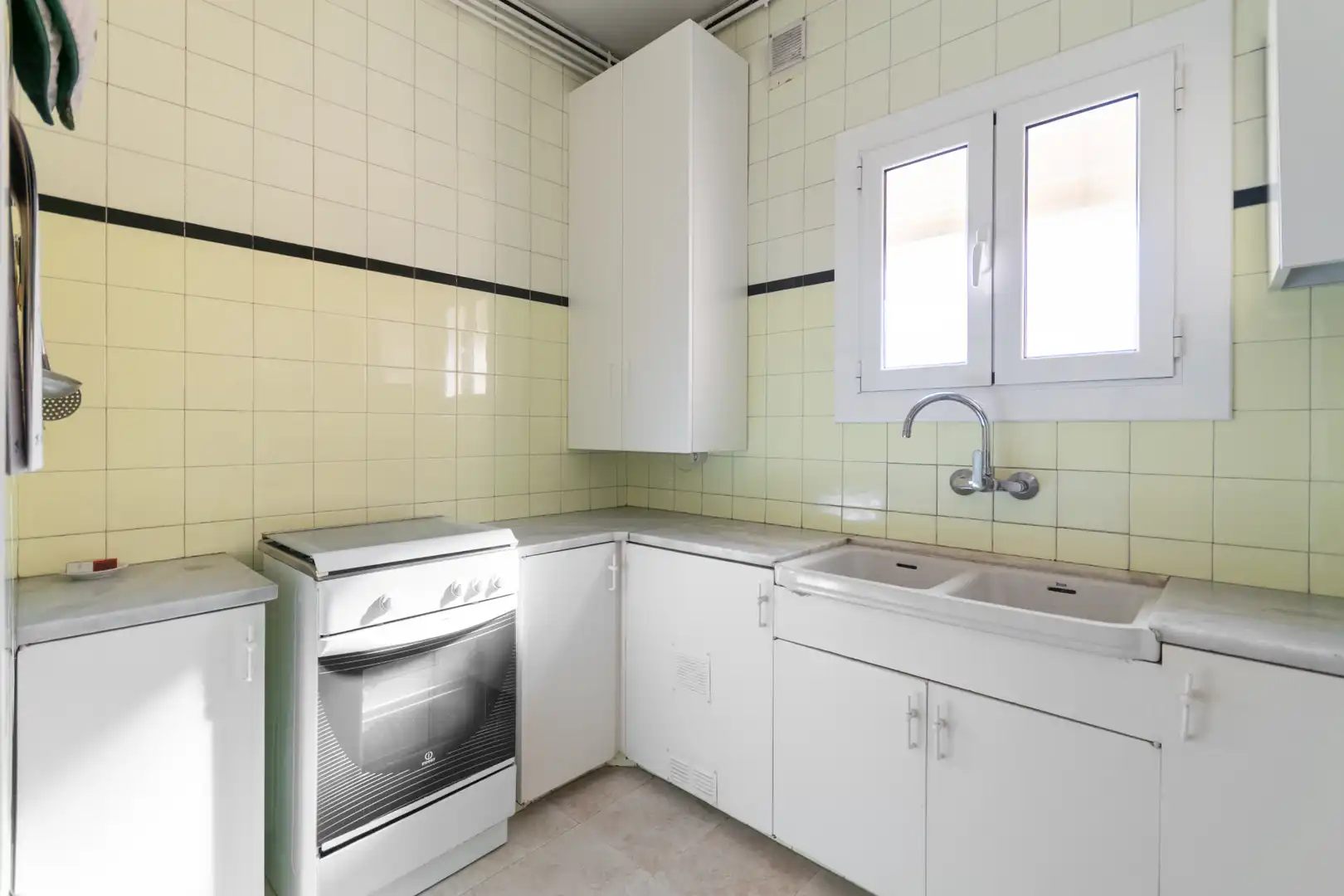 Kitchen of Flat for sale in Barcelona  with Heating, Terrace and Balcony