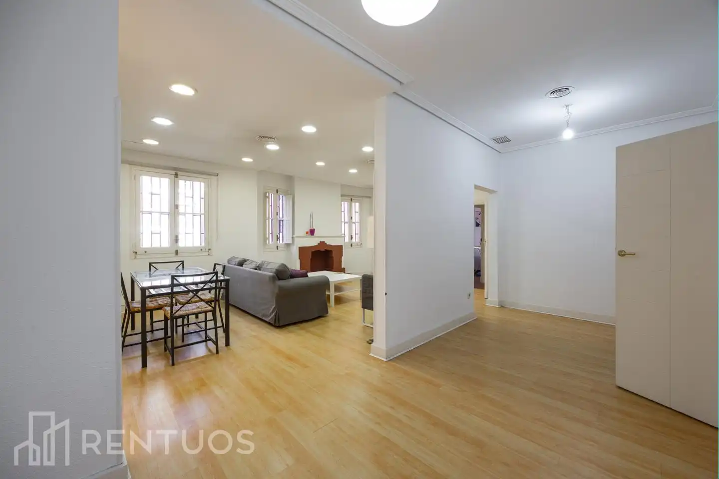 Wohnzimmer von Erdgeschoss zur Miete in Madrid mit Heizung und Möbliert