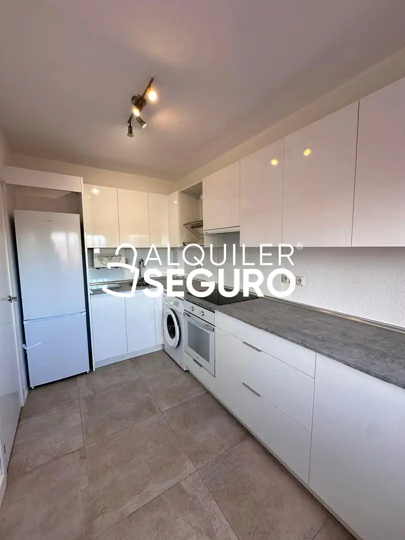 Kitchen of Flat for rent in Madrid  with Air Conditioner, Heating and Furnished