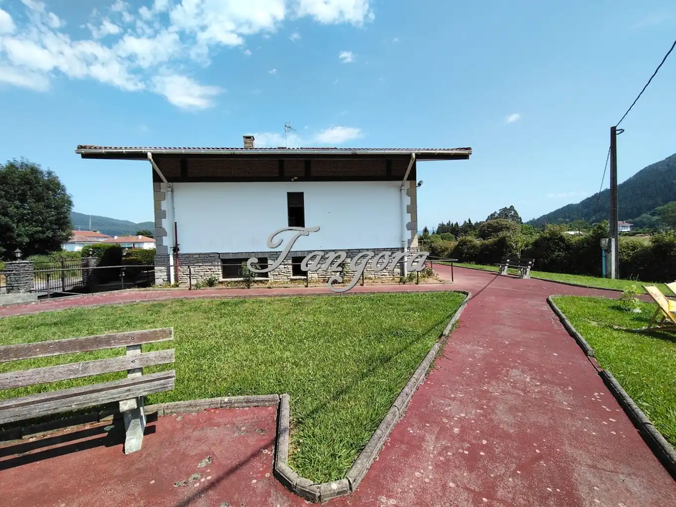 Vista exterior de Casa o xalet en venda en Busturia amb Calefacció, Jardí privat i Parquet