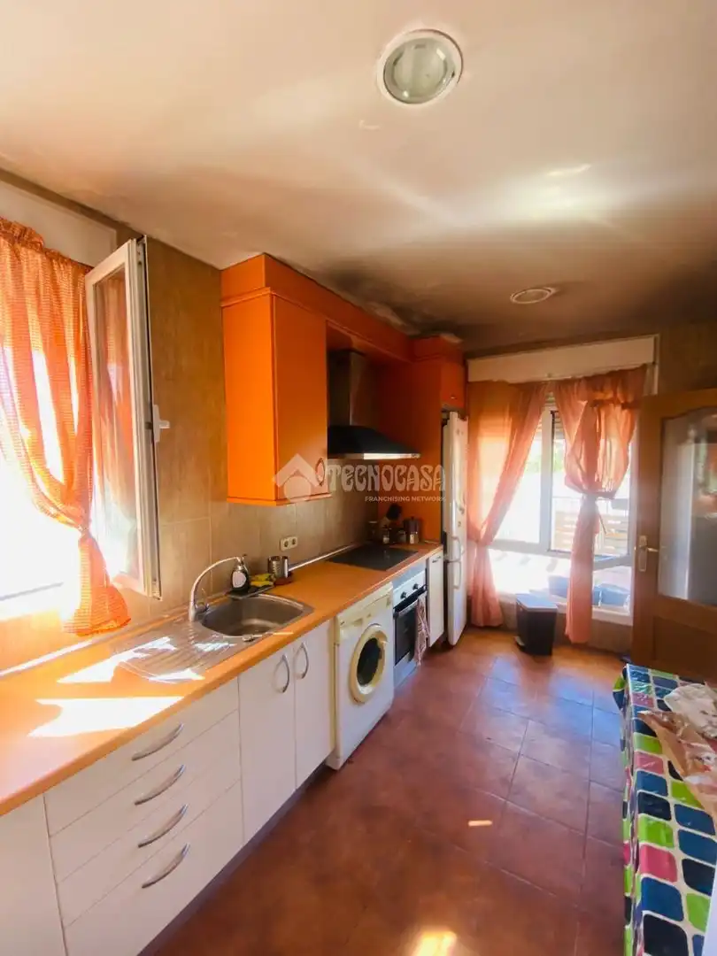 Küche von Haus oder Chalet zum Verkauf in Escalona mit Klimaanlage, Abstellraum und Balkon