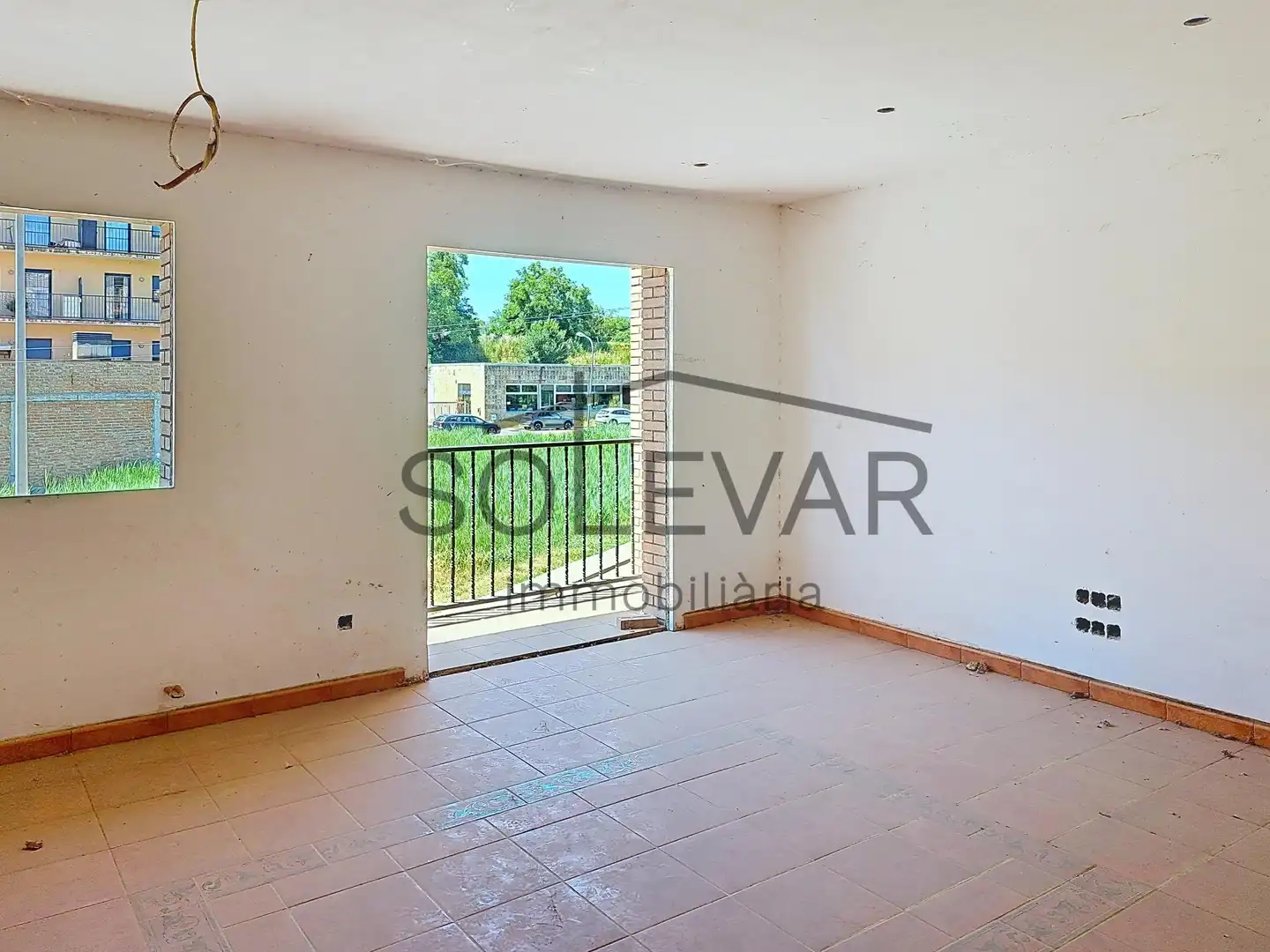 Sala d'estar de Casa adosada en venda en Tremp amb Terrassa, Traster i Balcó