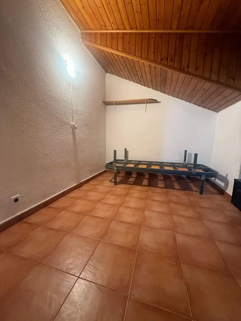 Piso para compartir en Alp con Calefacción y Amueblado