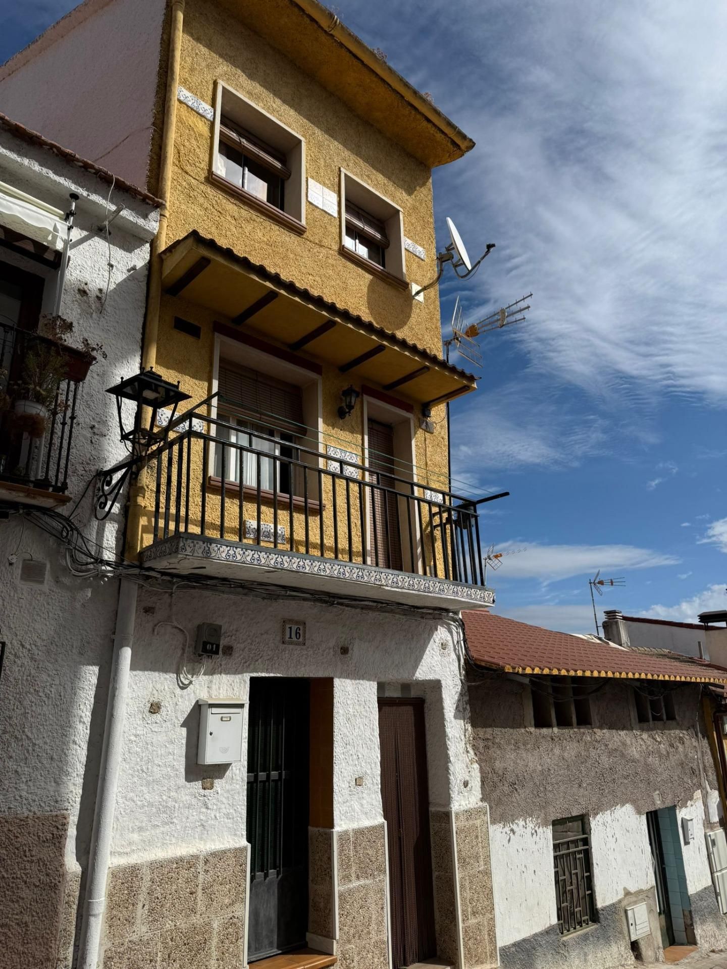 Exterior view of Single-family semi-detached for sale in San Martín de Valdeiglesias