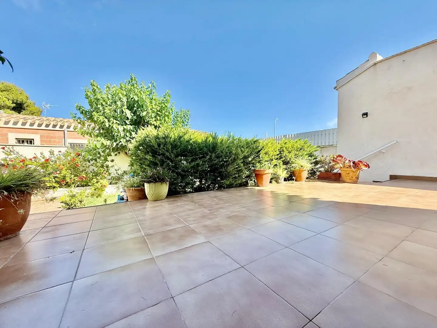 Terrassa de Casa o xalet en venda en Orihuela amb Aire condicionat, Jardí privat i Terrassa